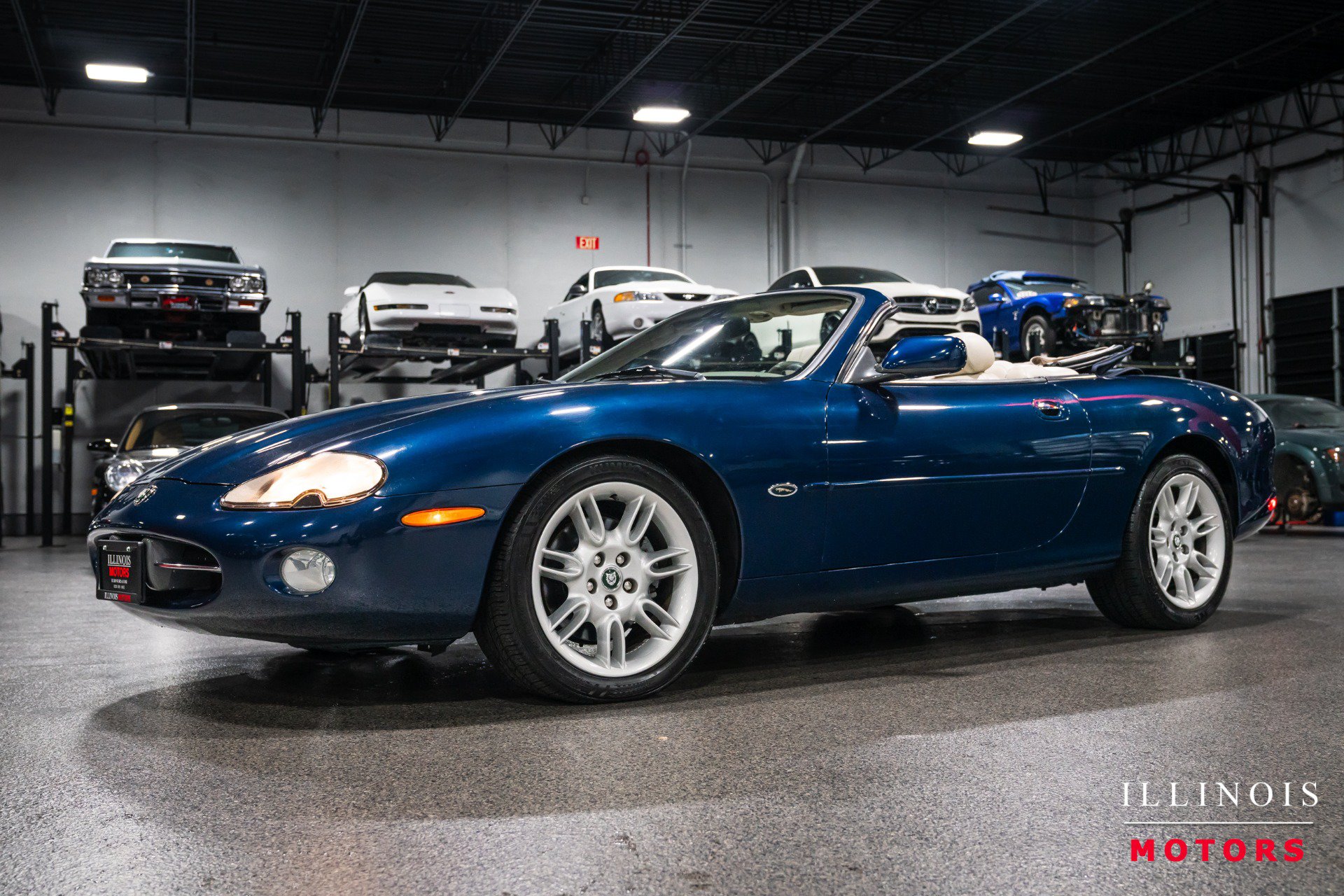 Used 2002 Jaguar XK8 Convertible RWD image 1