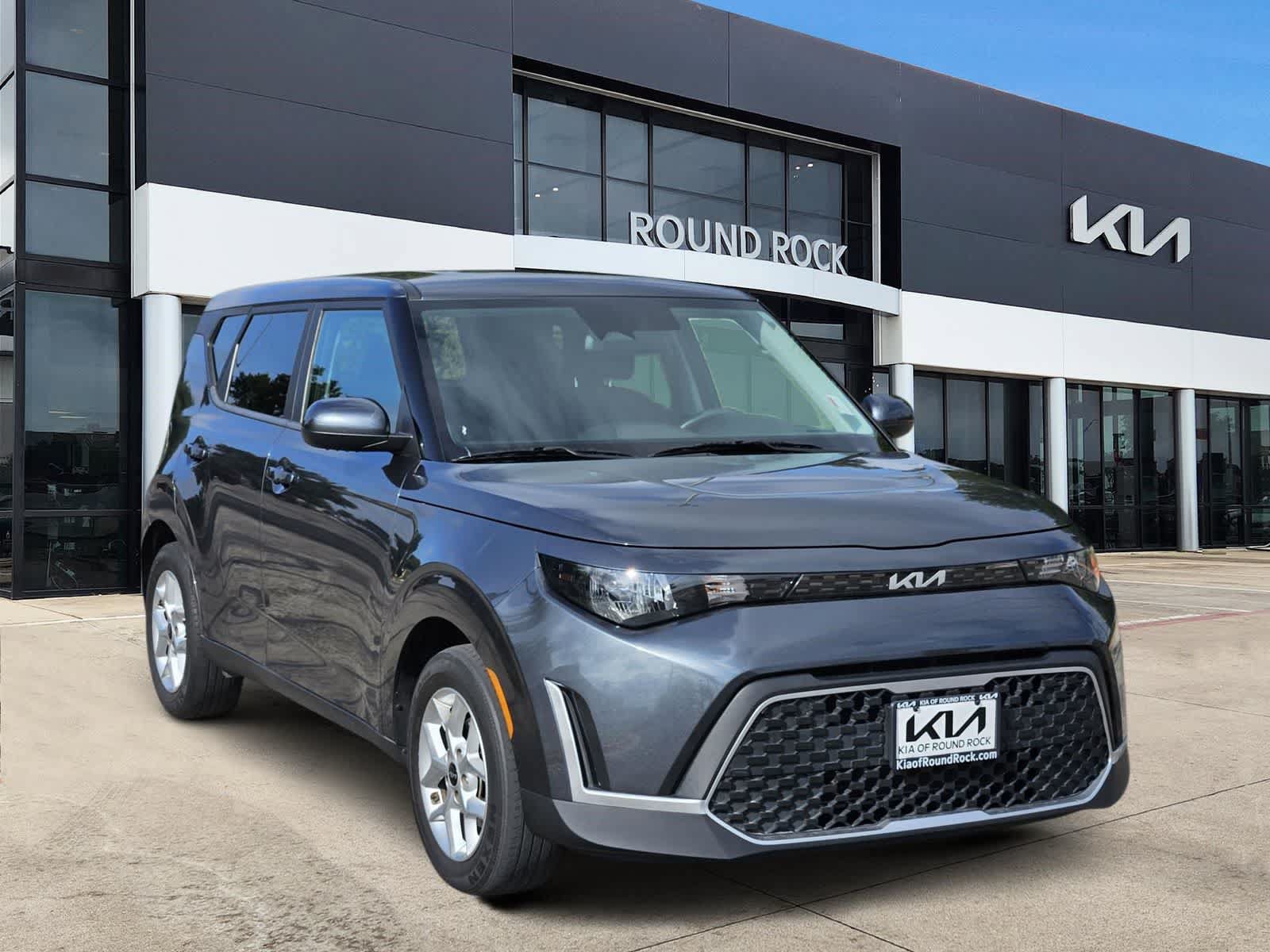 Used 2023 Kia Soul LX w/ Option Group 015 FWD image 3