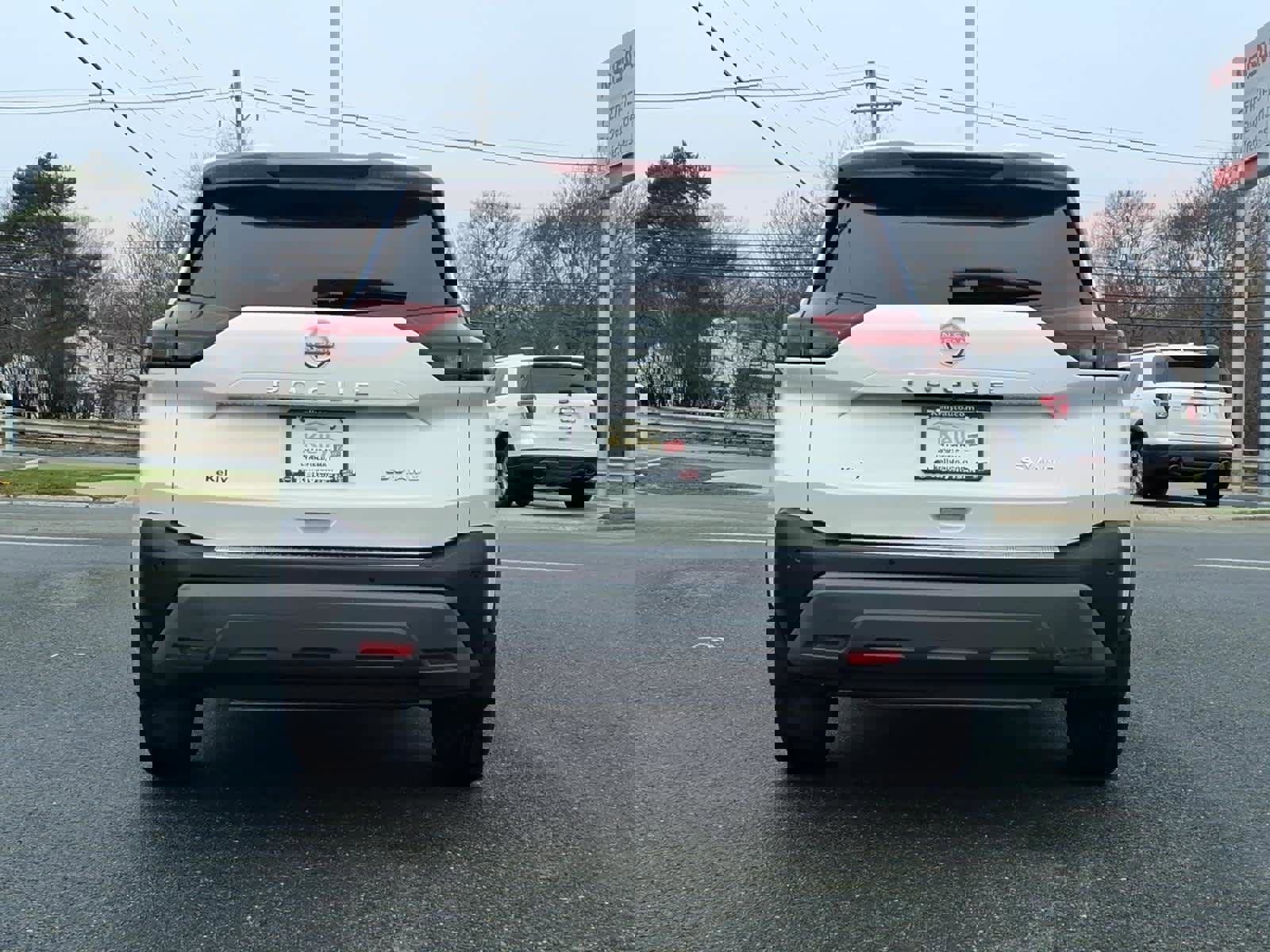 Used 2023 Nissan Rogue SV image 5