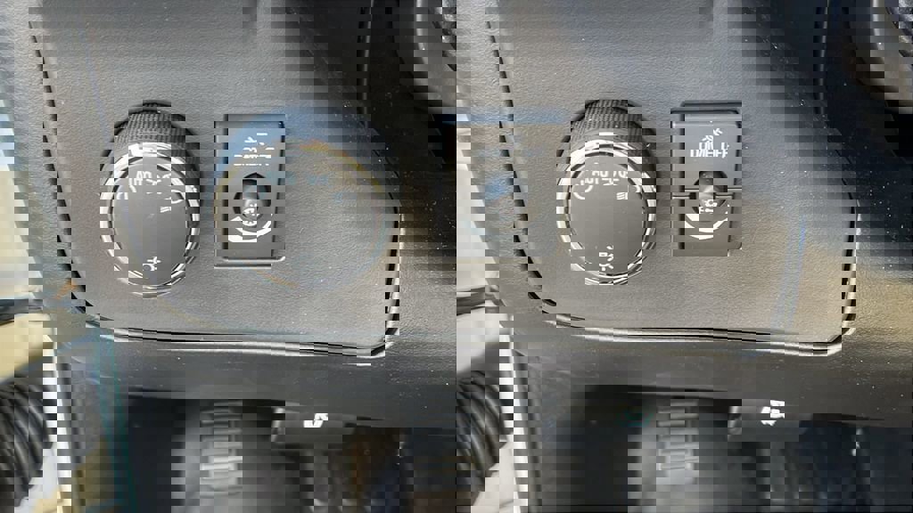 New 2025 Chevrolet Express 2500 w/ Communications Package image 21