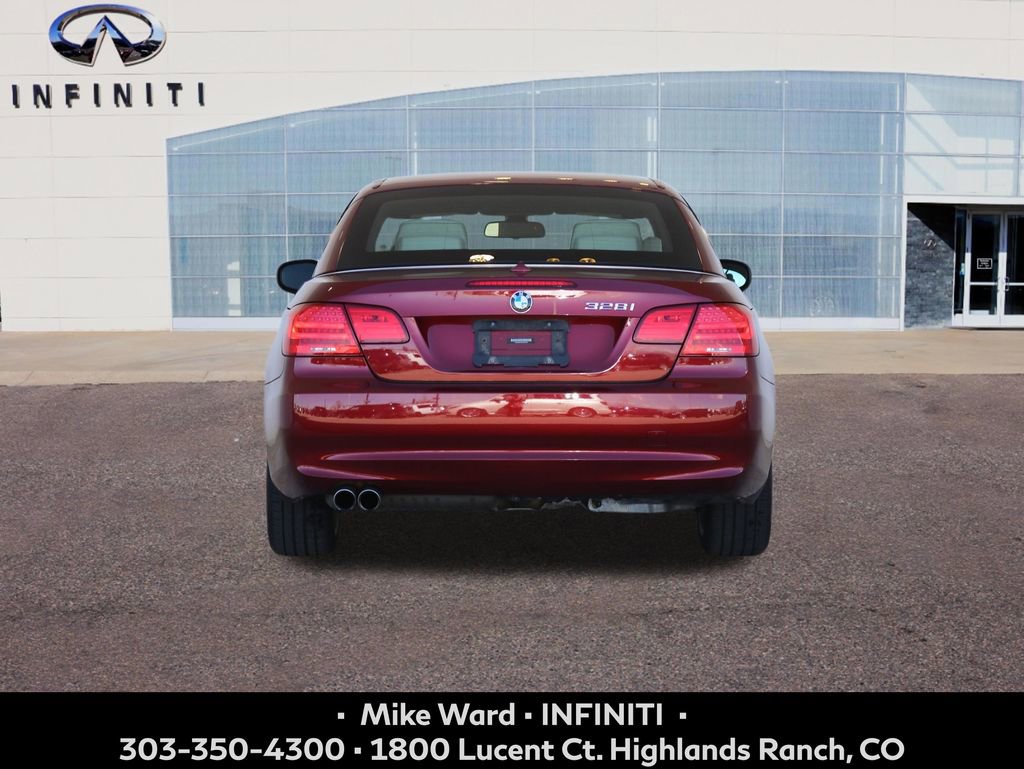 Used 2011 BMW 328i Convertible image 4