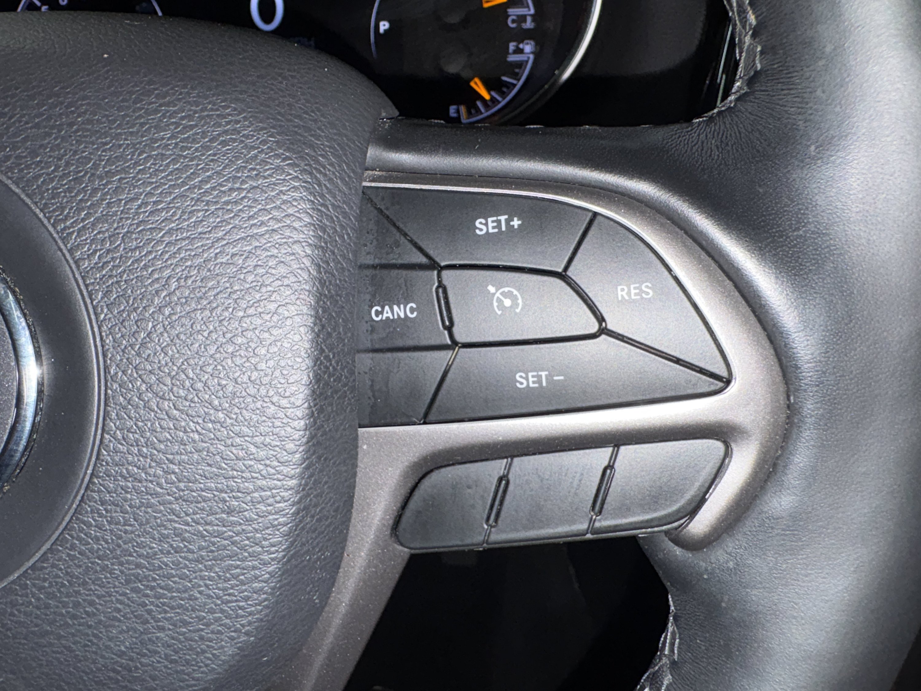 Used 2021 Jeep Grand Cherokee Laredo X AWD/4WD image 31