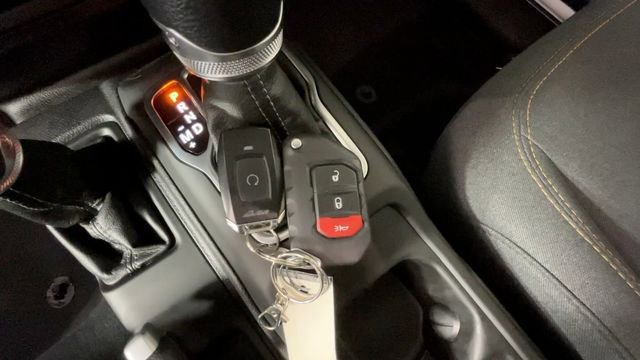 Used 2024 Jeep Wrangler Unlimited AWD/4WD image 27