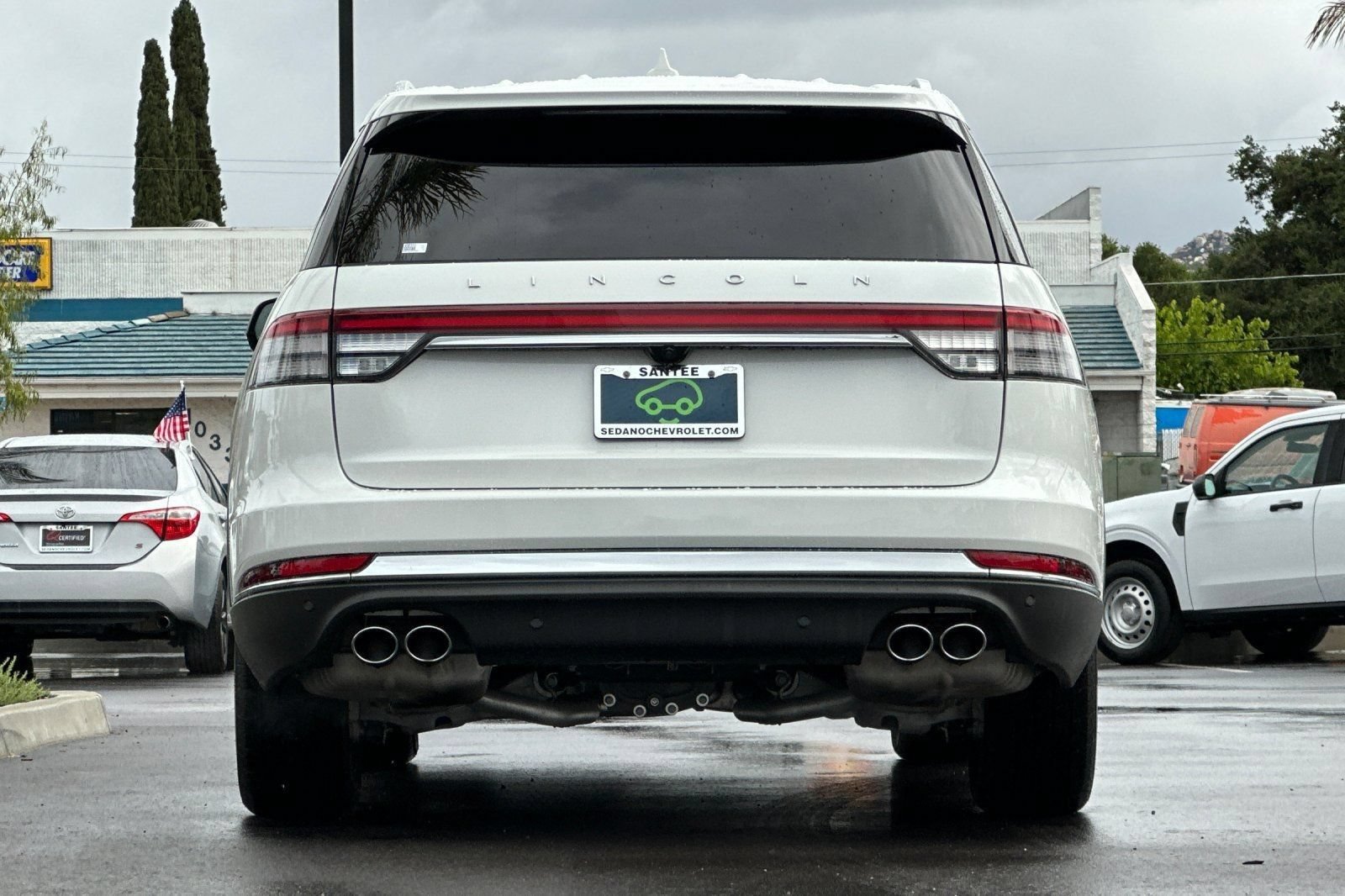 Used 2024 Lincoln Aviator Reserve AWD/4WD image 4