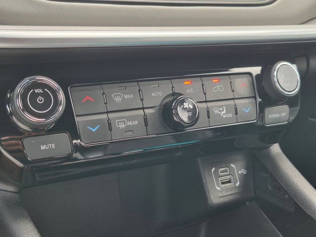 Used 2025 Jeep Compass Limited AWD/4WD image 20