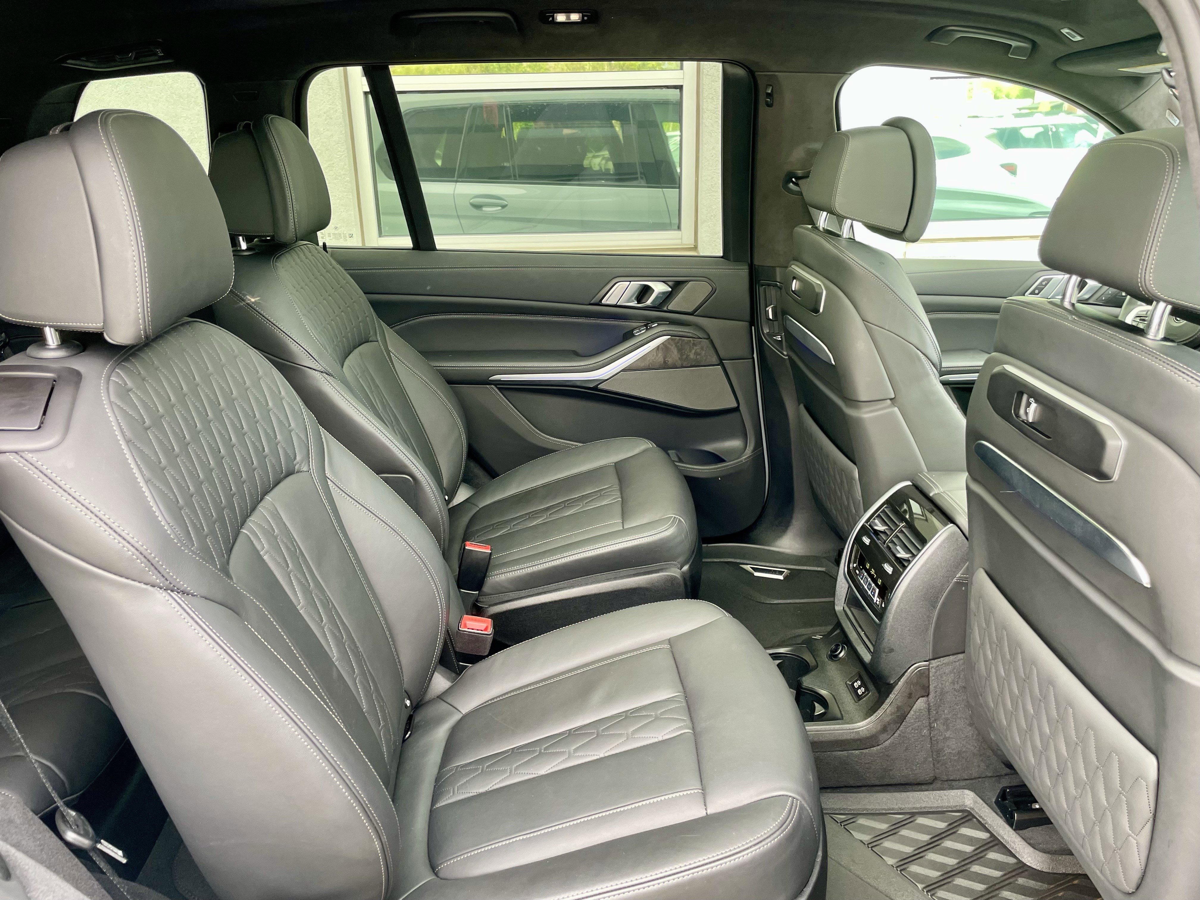 Used 2024 BMW X7 M60i w/ Executive Package AWD/4WD image 31