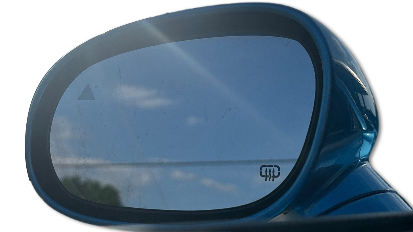 Used 2015 Dodge Challenger R/T RWD image 48