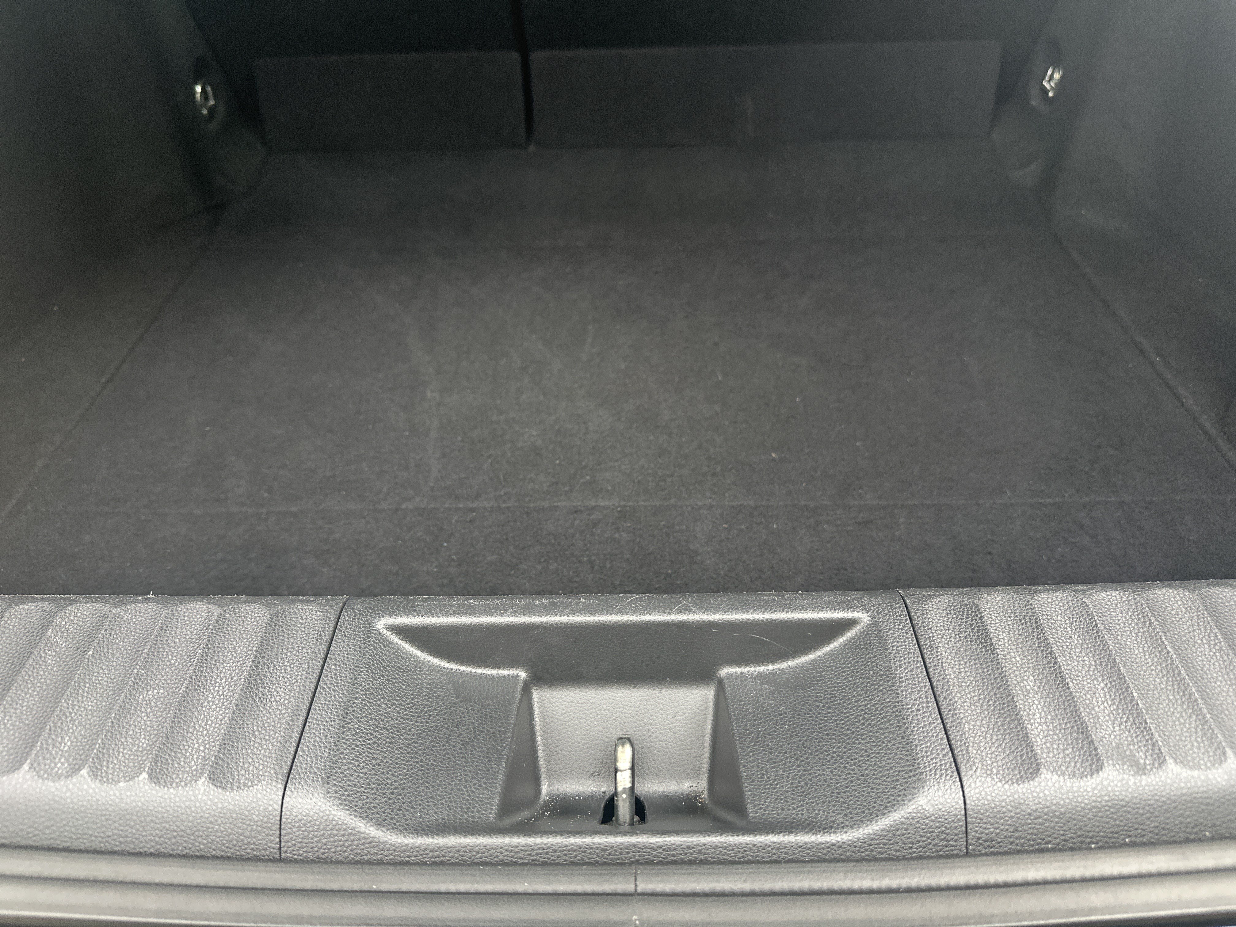 Used 2025 Toyota Prius LE FWD image 29