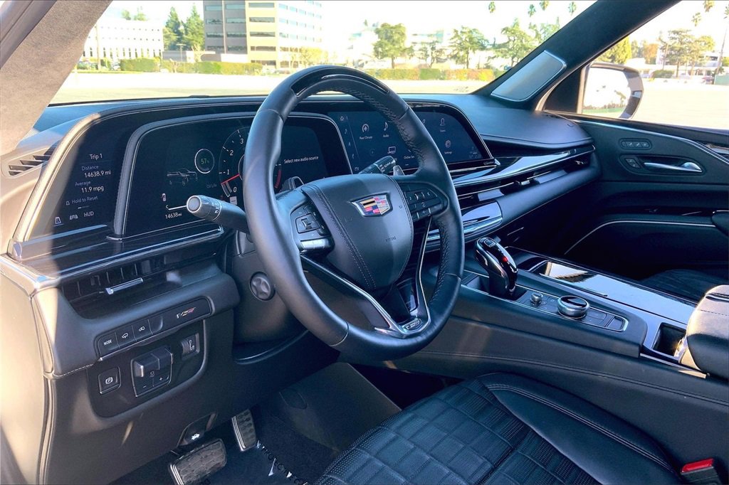 Certified 2024 Cadillac Escalade ESV V w/ LPO, ONYX Package image 17