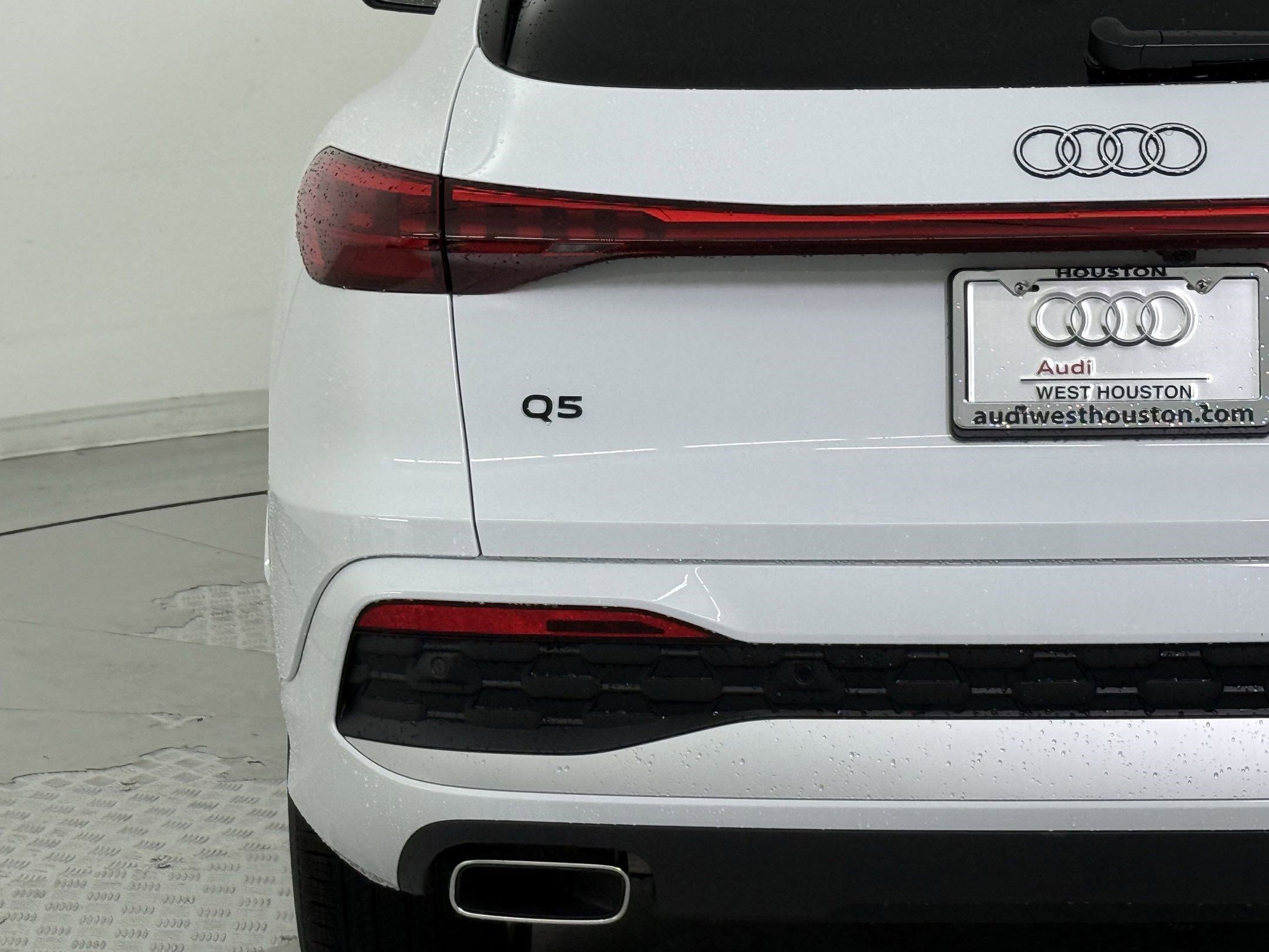 Used 2025 Audi Q5 Premium w/ Convenience Package image 11