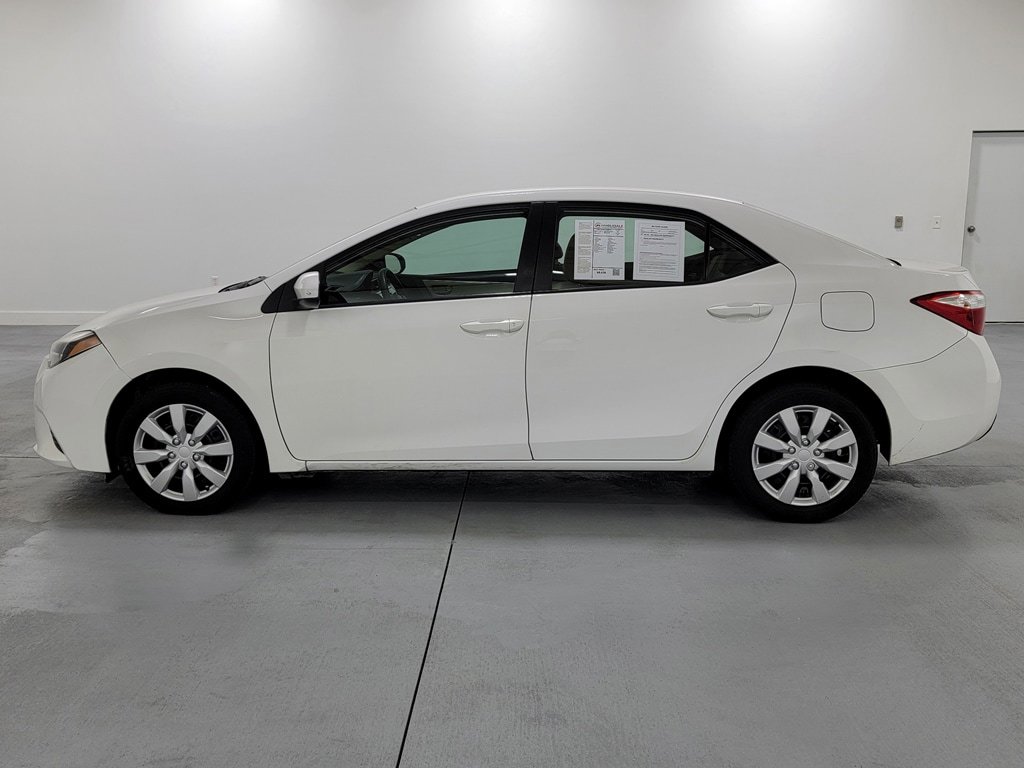 Used 2015 Toyota Corolla LE FWD image 5