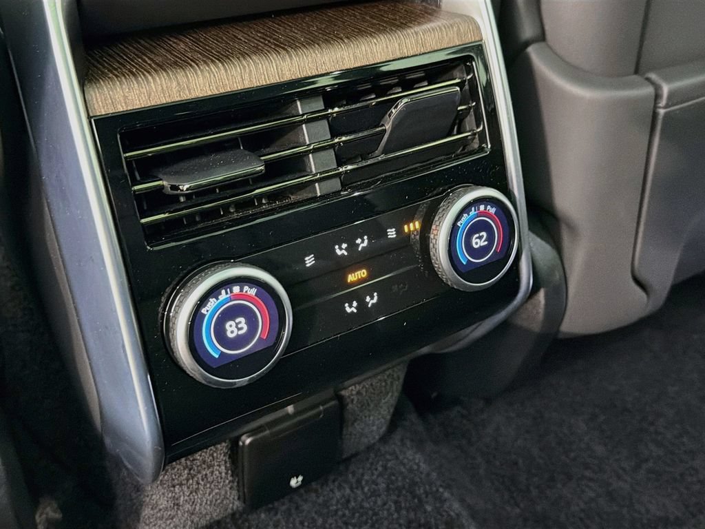 Certified 2025 Land Rover Range Rover SE AWD/4WD image 27
