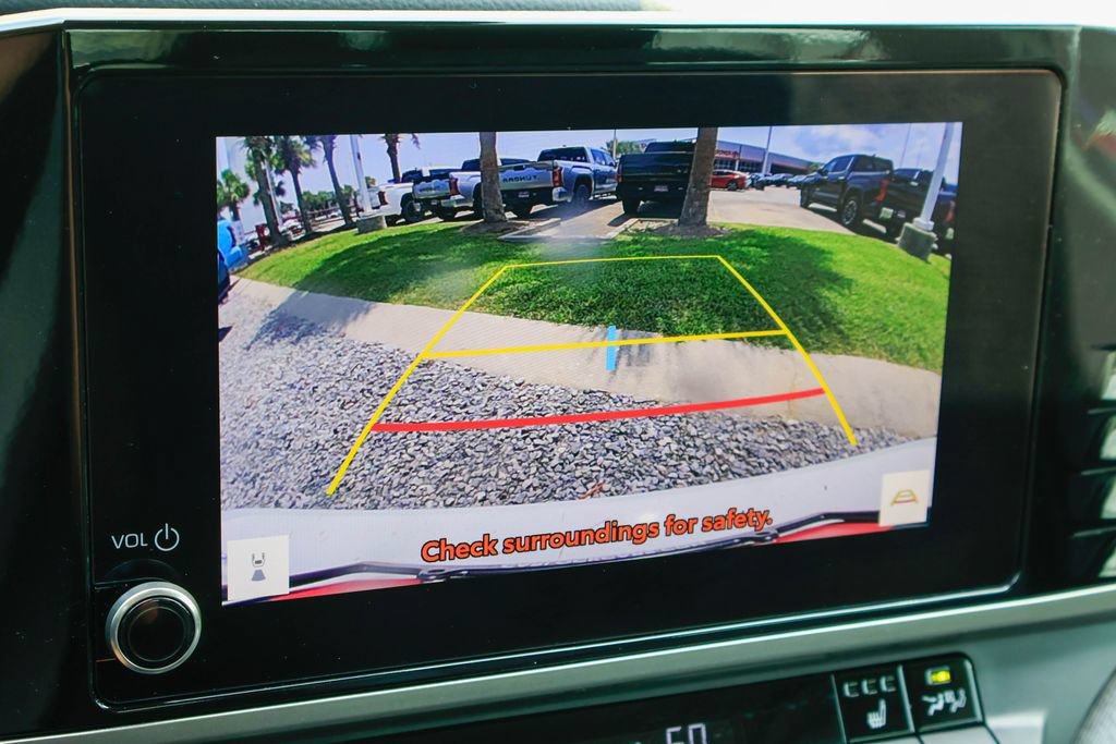 Used 2025 Toyota Camry LE w/ Convenience Package FWD image 5