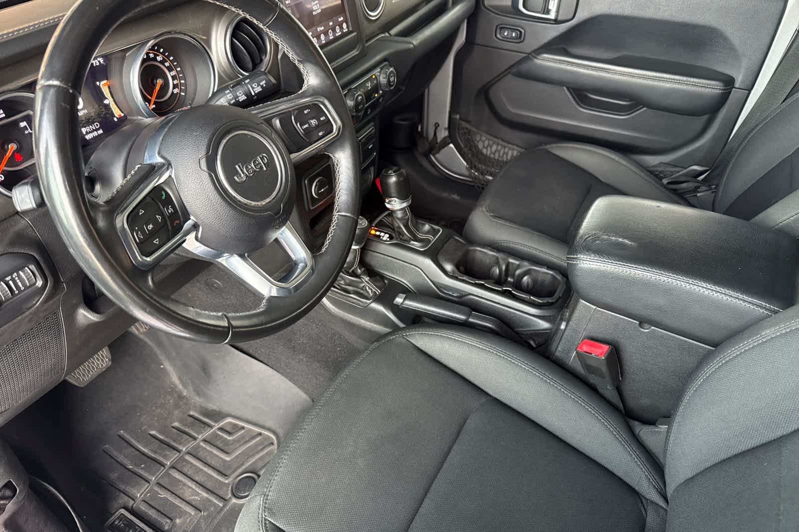 Used 2018 Jeep Wrangler Unlimited Sahara AWD/4WD image 13