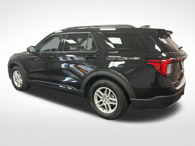 Used 2026 Ford Explorer Active w/ Active Comfort Package RWD image 3
