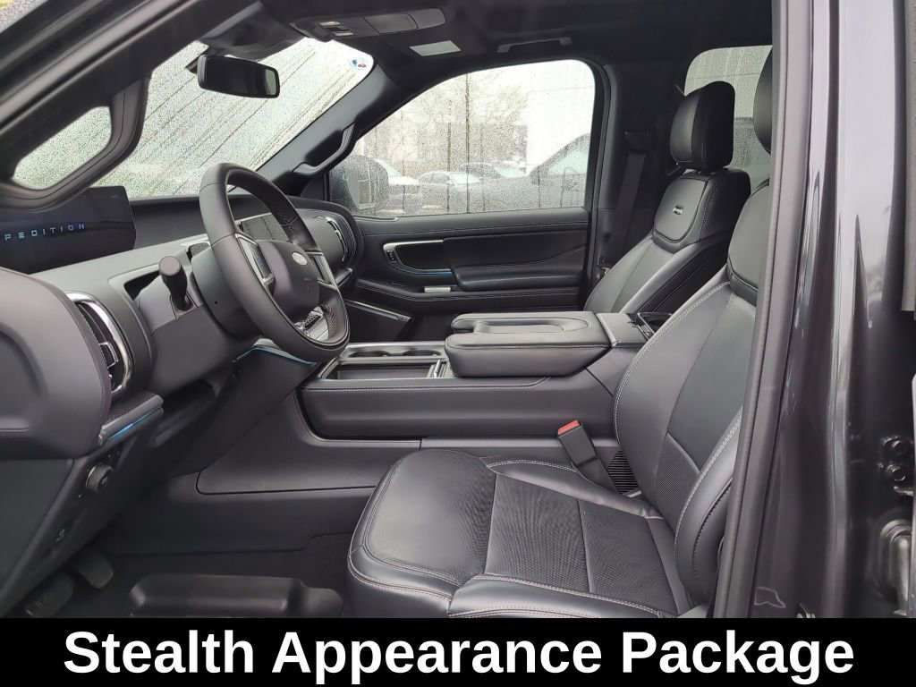 Used 2025 Ford Expedition Platinum w/ Stealth Performance Package AWD/4WD image 8