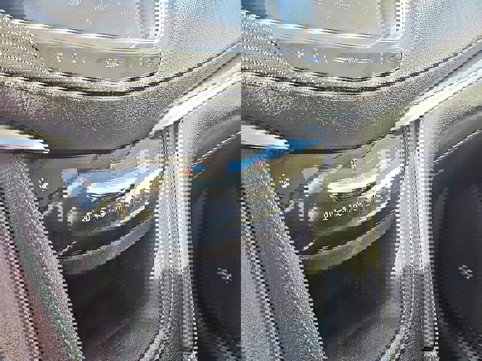 Used 2017 Cadillac XT5 Luxury w/ Driver Awareness Package image 19