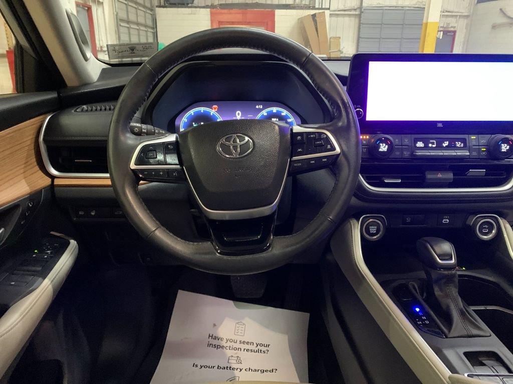 Used 2024 Toyota Grand Highlander Limited image 17