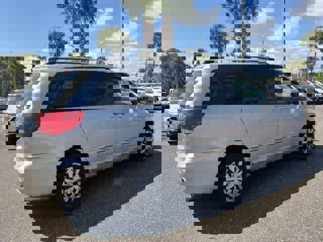 Used 2010 Toyota Sienna FWD image 9