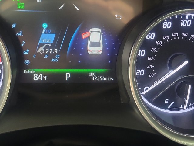 Used 2018 Toyota Camry XLE w/ Audio Package FWD image 2