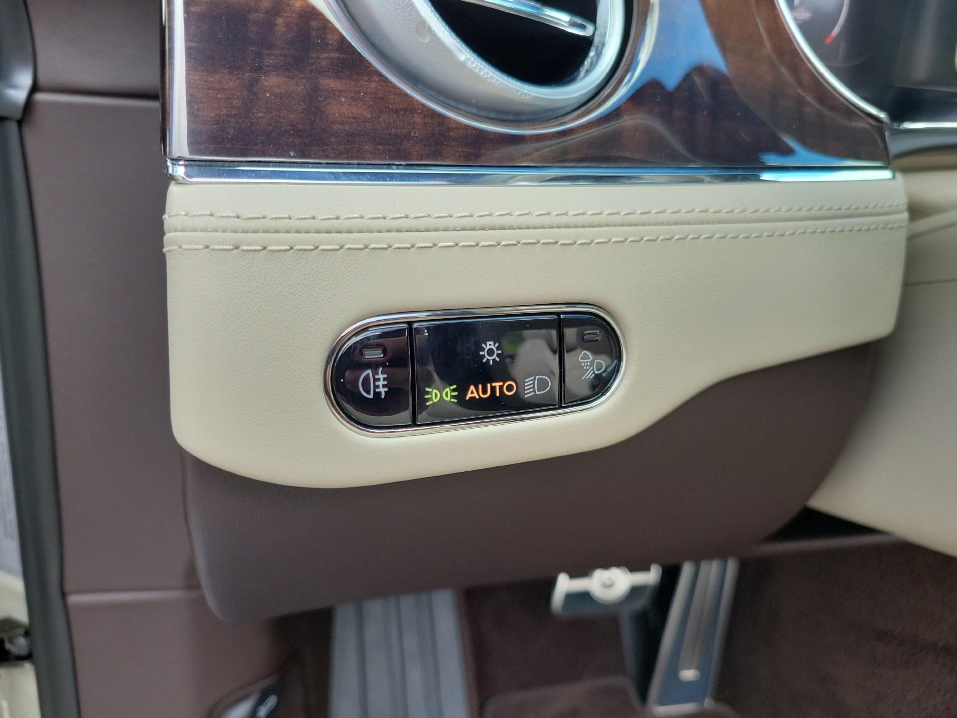 Certified 2025 Bentley Continental GT Speed AWD/4WD image 32
