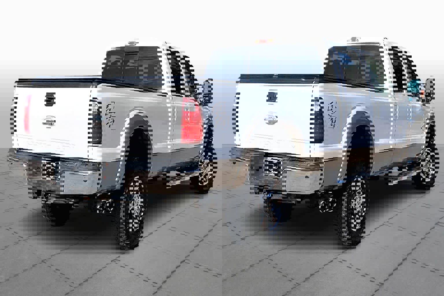 Used 2012 Ford F350 Lariat image 13