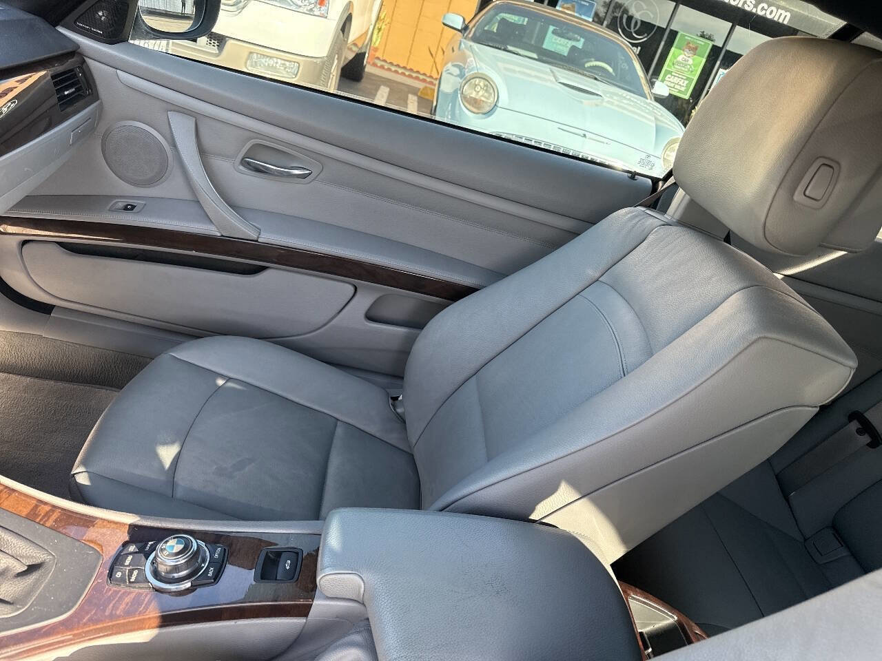 Used 2011 BMW 328i Convertible RWD image 28