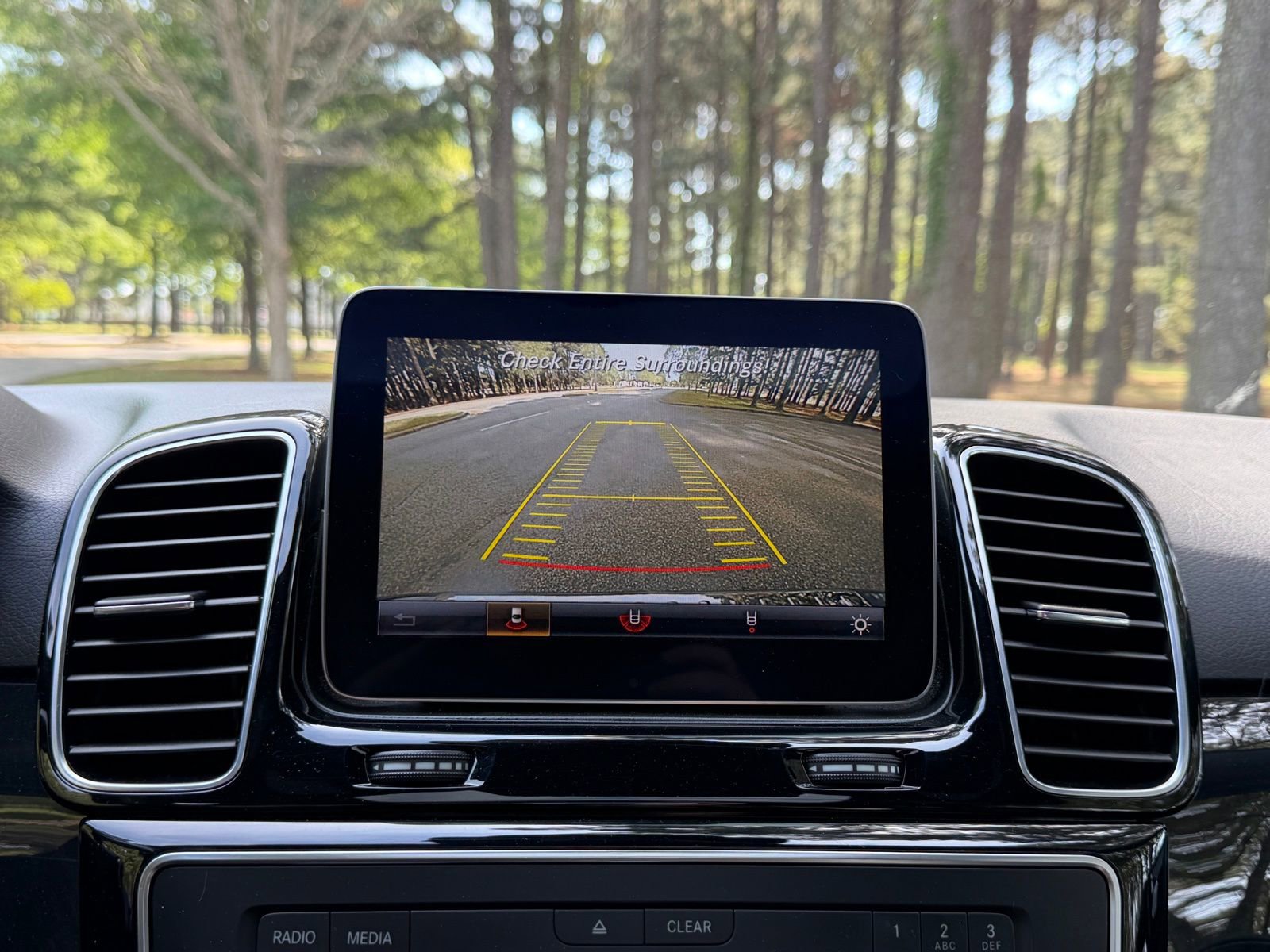 Used 2017 Mercedes-Benz GLE 350 4MATIC image 4