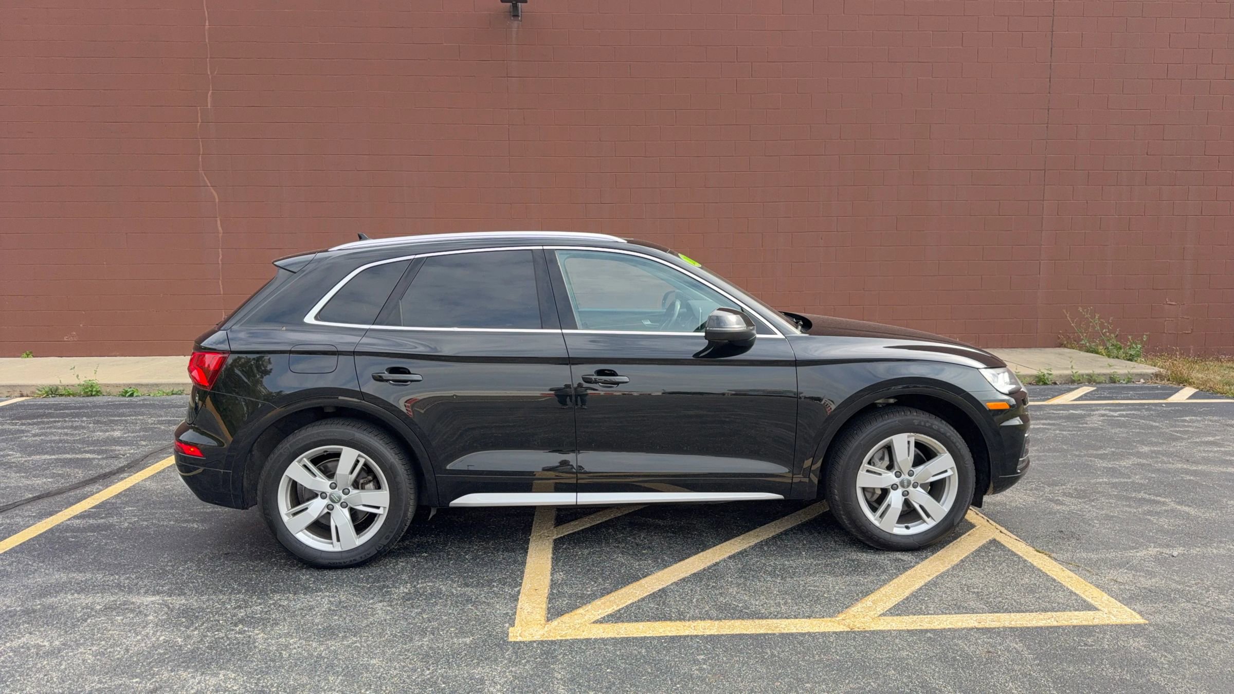 Used 2018 Audi Q5 2.0T Premium Plus w/ Premium Plus Package image 7