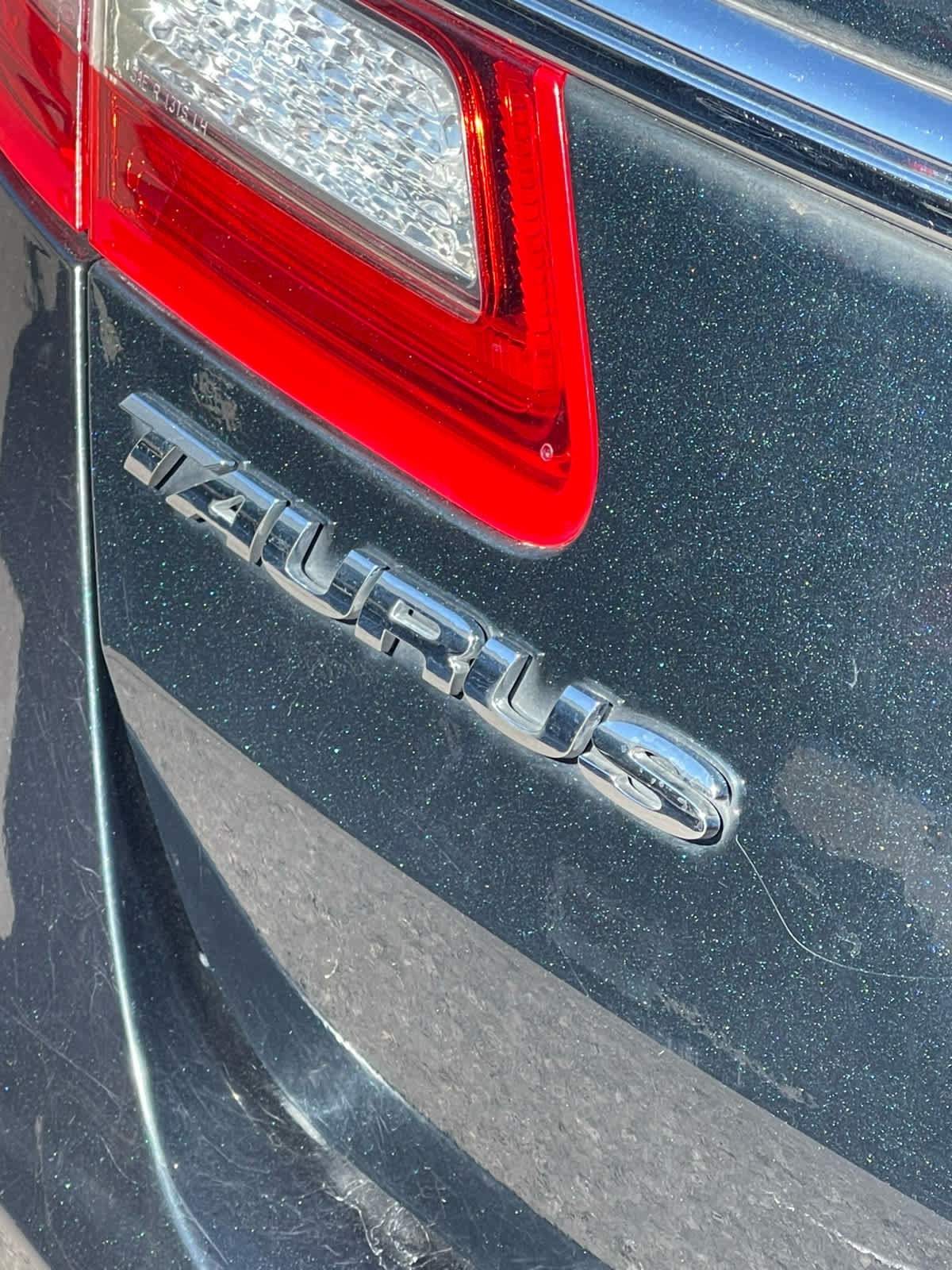 Used 2015 Ford Taurus Limited FWD image 8