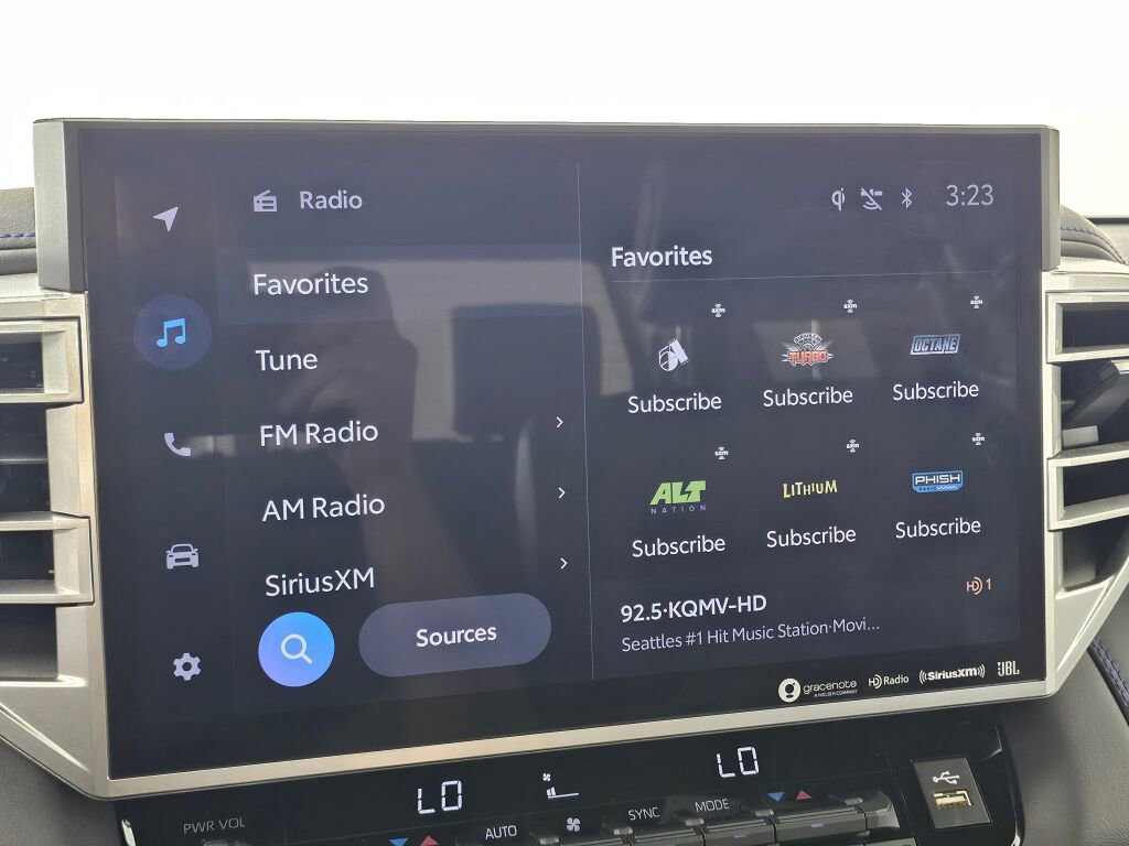 Used 2024 Toyota Tundra Platinum AWD/4WD image 28