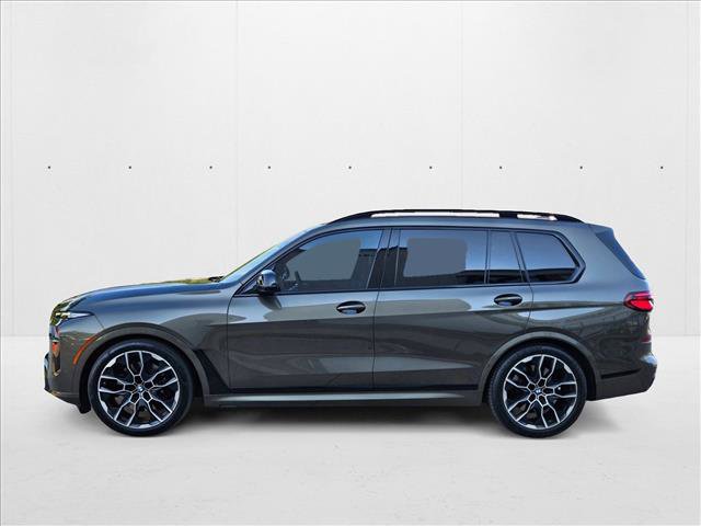 Used 2024 BMW X7 M60i w/ Climate Comfort Package image 9