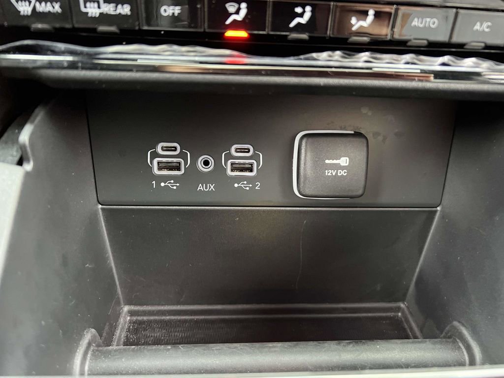 Used 2025 Jeep Grand Cherokee L Limited image 28