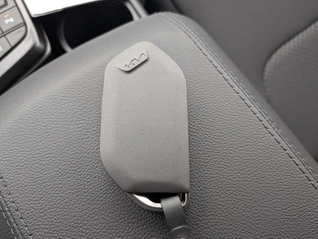 New 2026 Kia Sportage LX FWD image 28