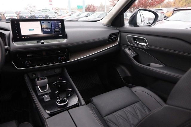 Certified 2025 Nissan Rogue Platinum image 16