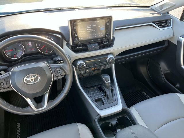 Used 2020 Toyota RAV4 XLE Premium image 13