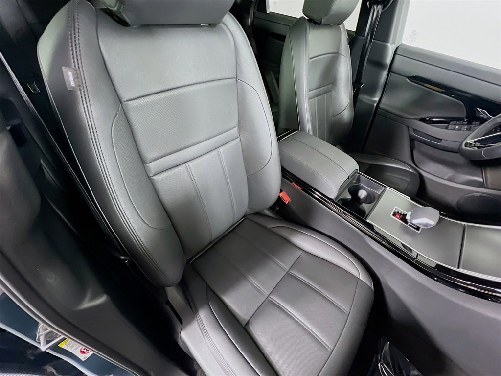 Certified 2025 Land Rover Range Rover Evoque Dynamic SE image 29