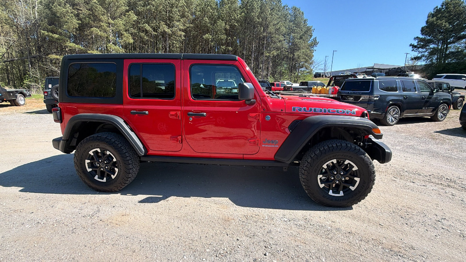 Used 2025 Jeep Wrangler Unlimited Rubicon 4xe w/ Convenience Group AWD/4WD image 7