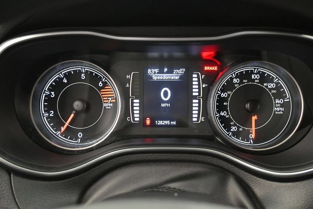 Used 2019 Jeep Cherokee Latitude w/ Popular Appearance Group FWD image 17