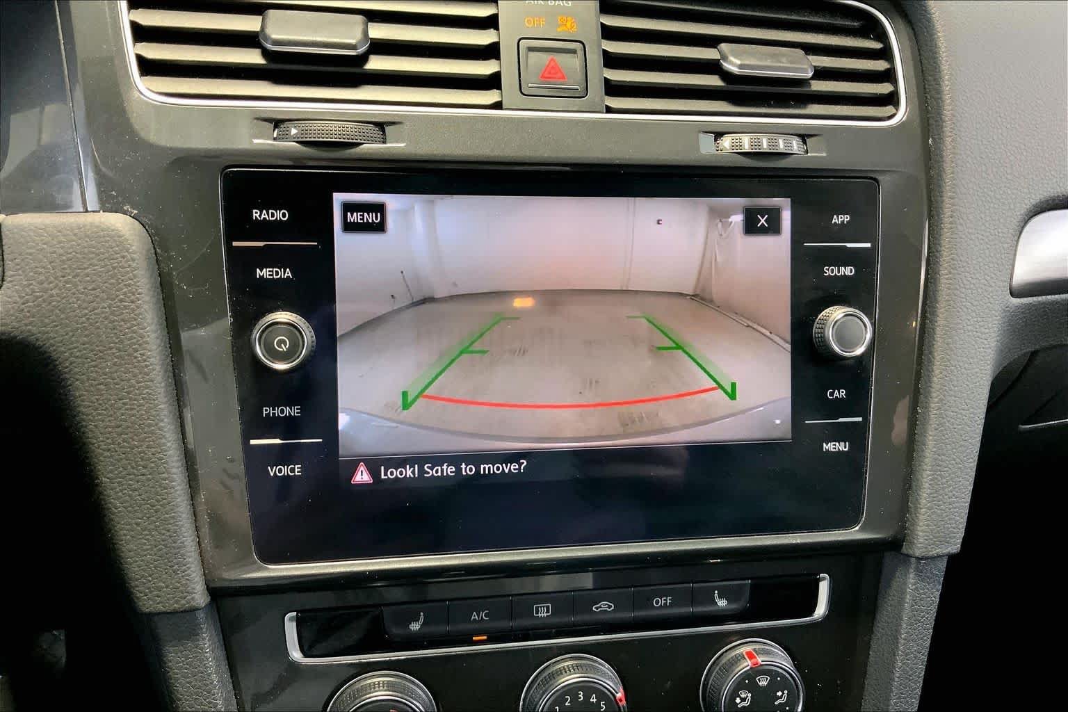 Used 2018 Volkswagen Golf SE FWD image 26