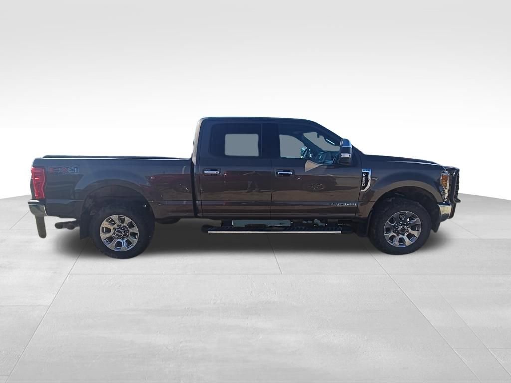 Used 2017 Ford F250 Lariat w/ Chrome Package image 6
