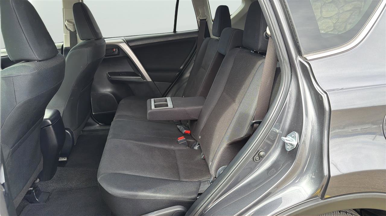Used 2017 Toyota RAV4 LE w/ Carpet Mat Package image 16