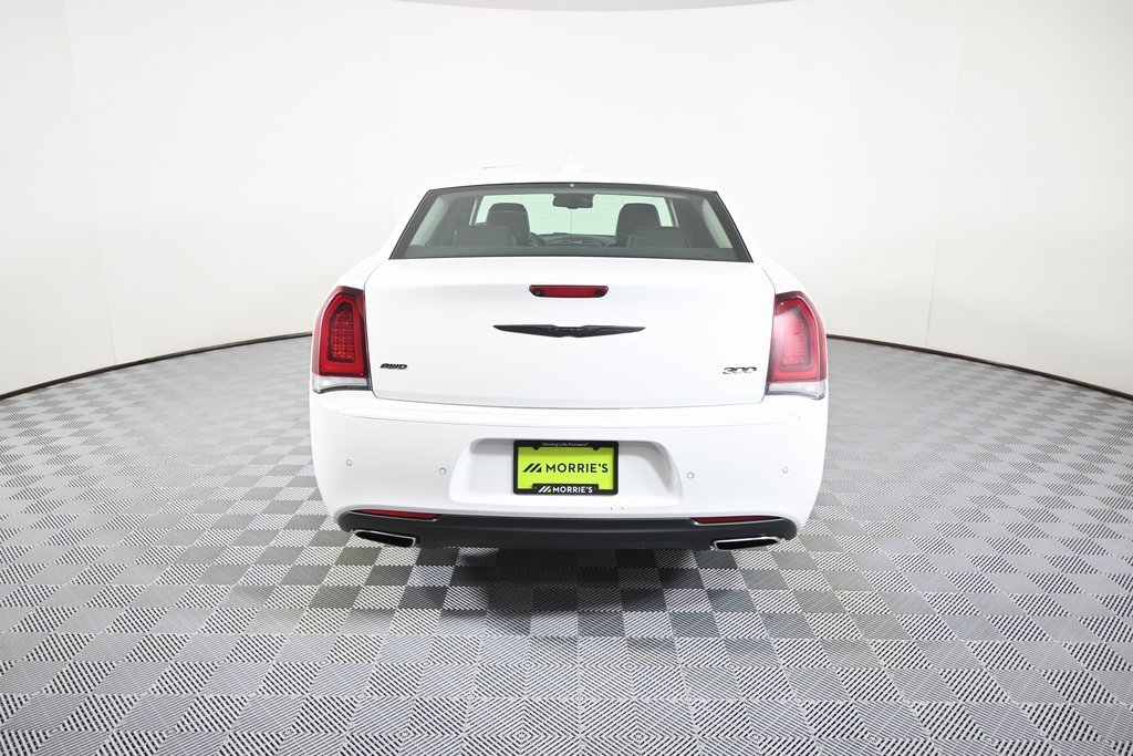 Used 2023 Chrysler 300 Touring L w/ Popular Equipment Group image 5