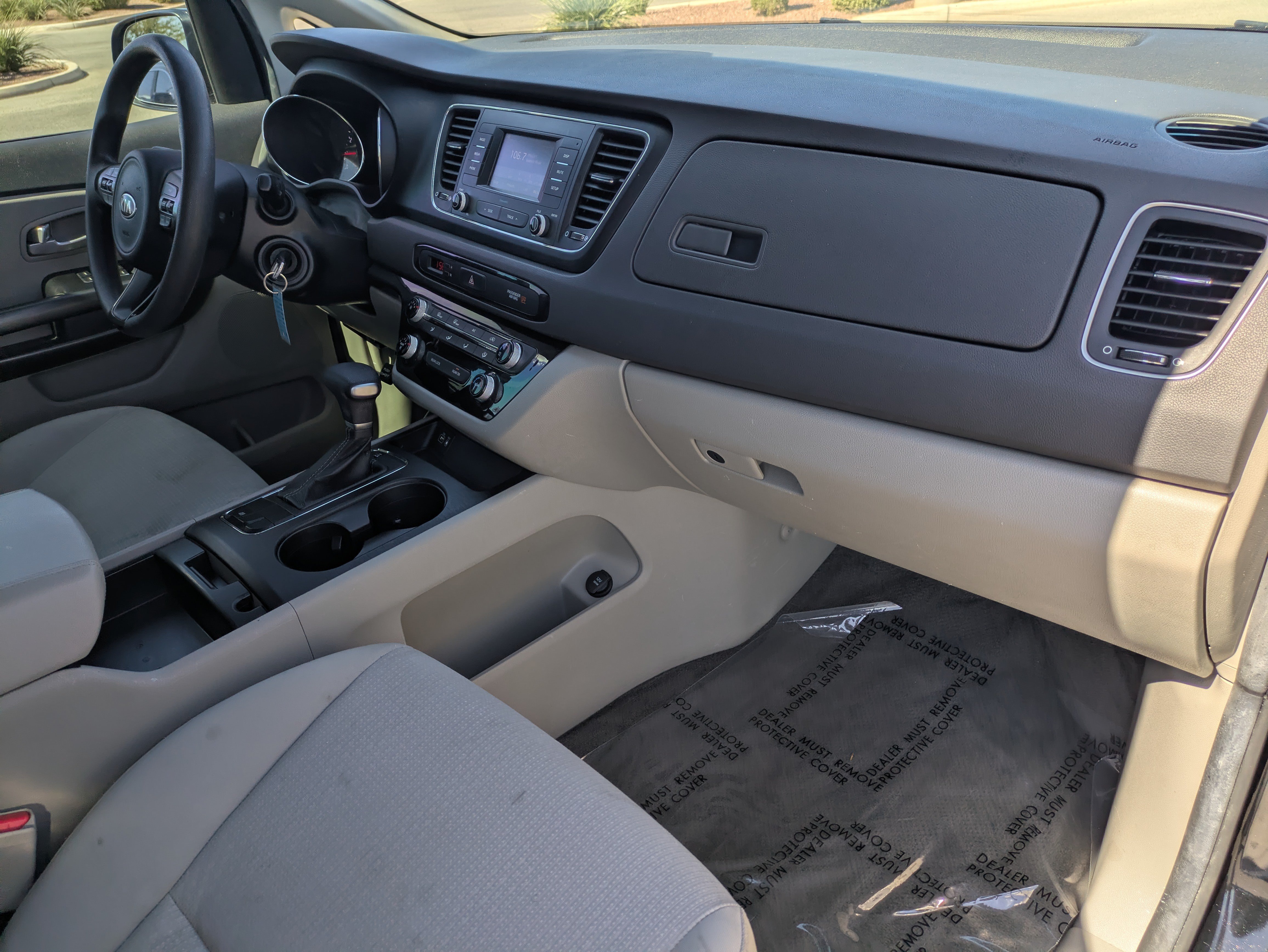 Used 2017 Kia Sedona L FWD image 13