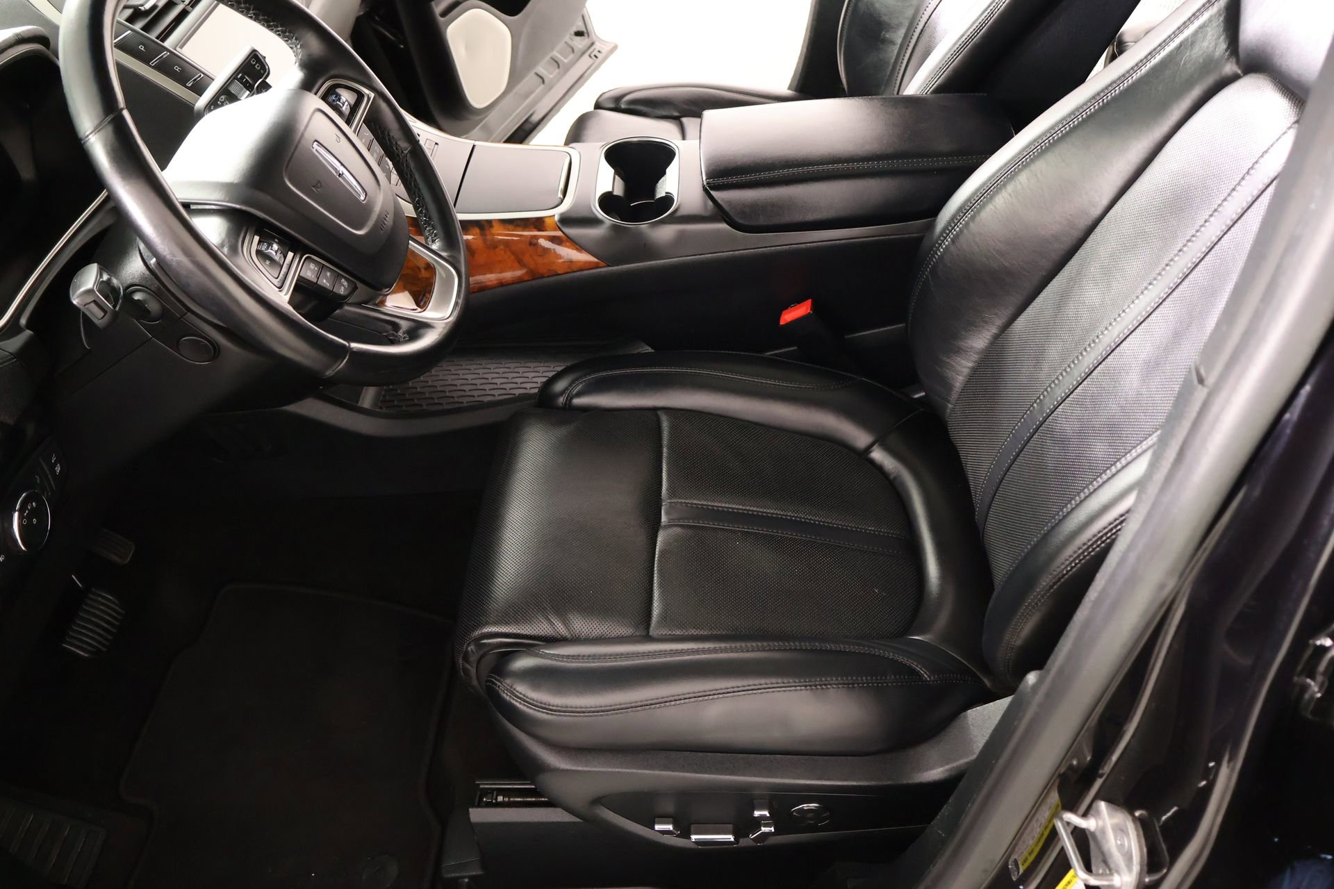 Used 2020 Lincoln Nautilus Reserve w/ Equipment Group 202A AWD/4WD image 11