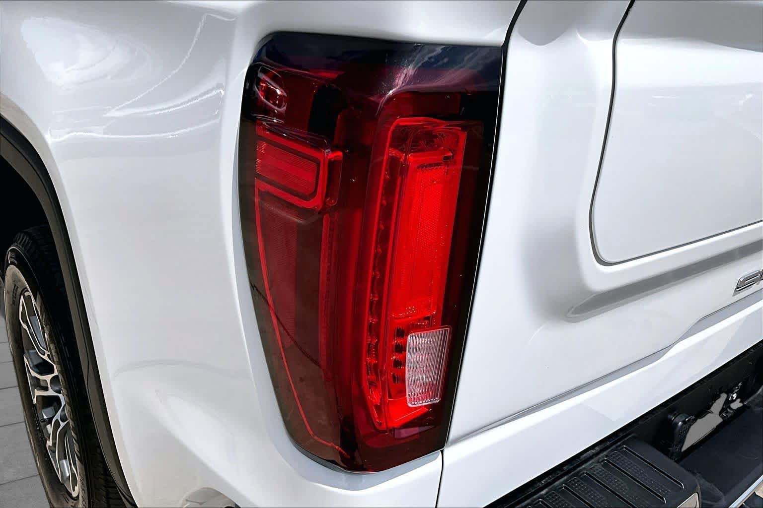 Used 2025 GMC Sierra 1500 SLT AWD/4WD image 29