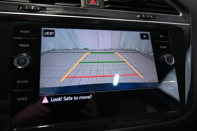 Used 2022 Volkswagen Tiguan SE image 6