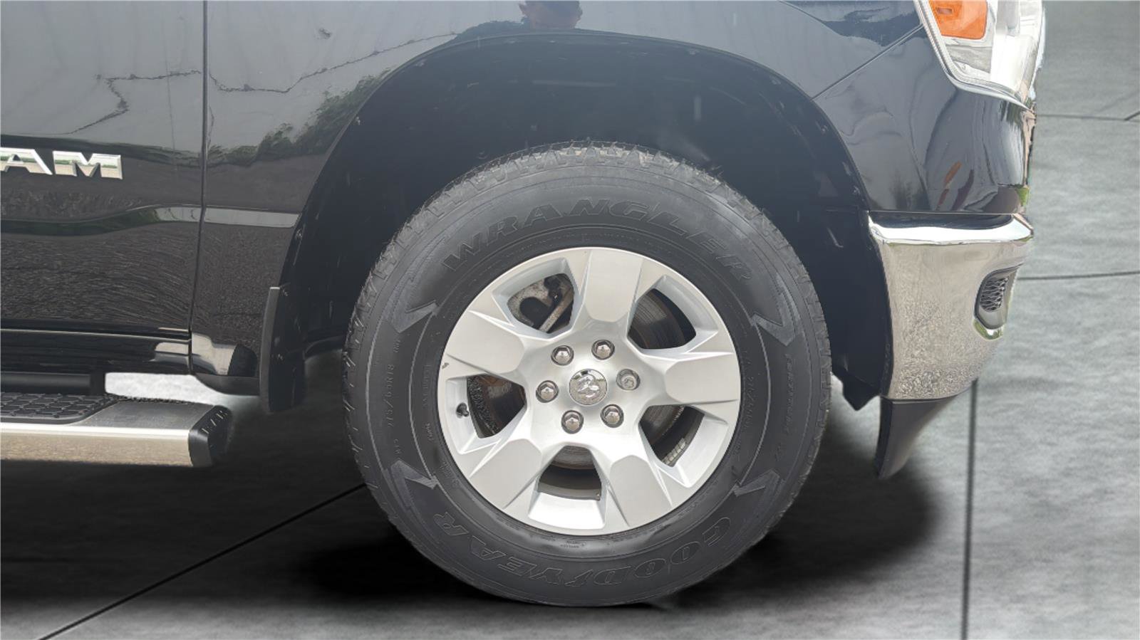 Used 2023 RAM 1500 Big Horn AWD/4WD image 25