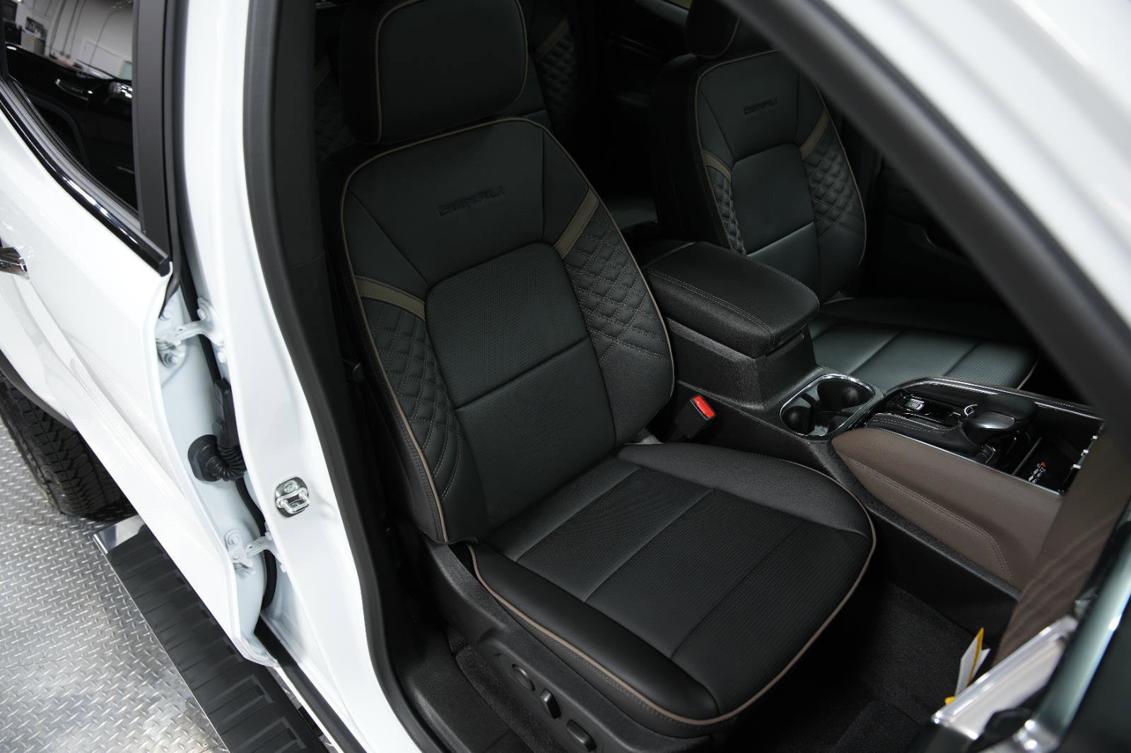 New 2026 GMC Canyon Denali image 13