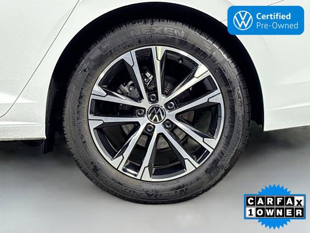 Certified 2025 Volkswagen Jetta Sport image 30